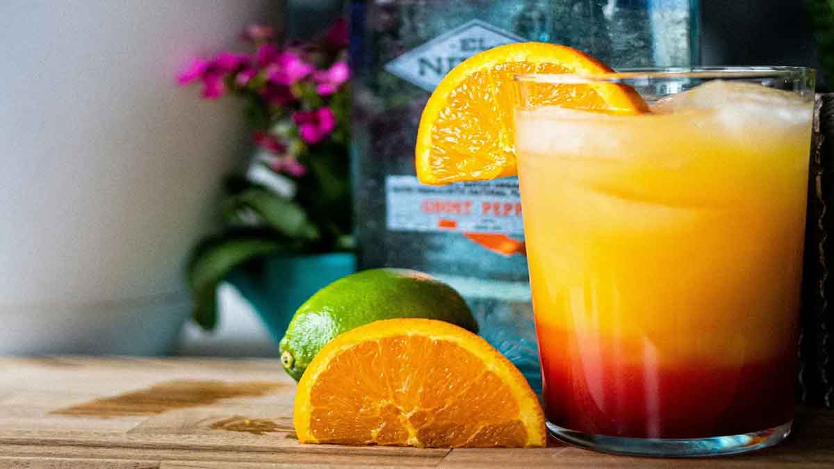 «Tequila Sunrise», ένα cocktail που το χαρακτηρίζει ο χρωματισμός του